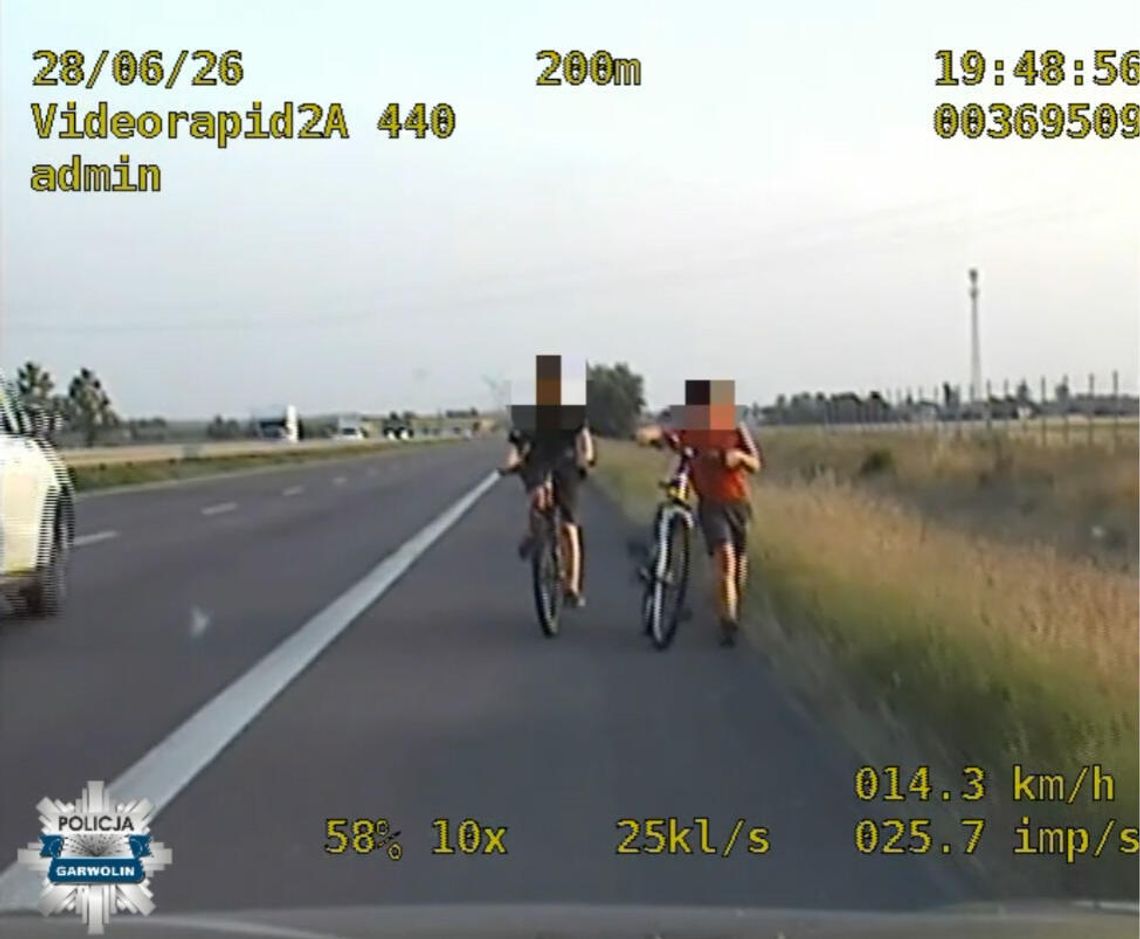 Jechali drogą ekspresową pod prąd na... rowerach. Rodzice byli zdziwieni