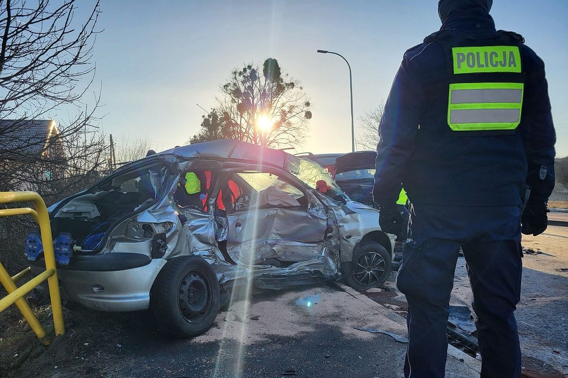 Jeden błąd kosztował 18-latka życie. Młody kierowca wpadł w poślizg i spowodował zderzenie czołowe