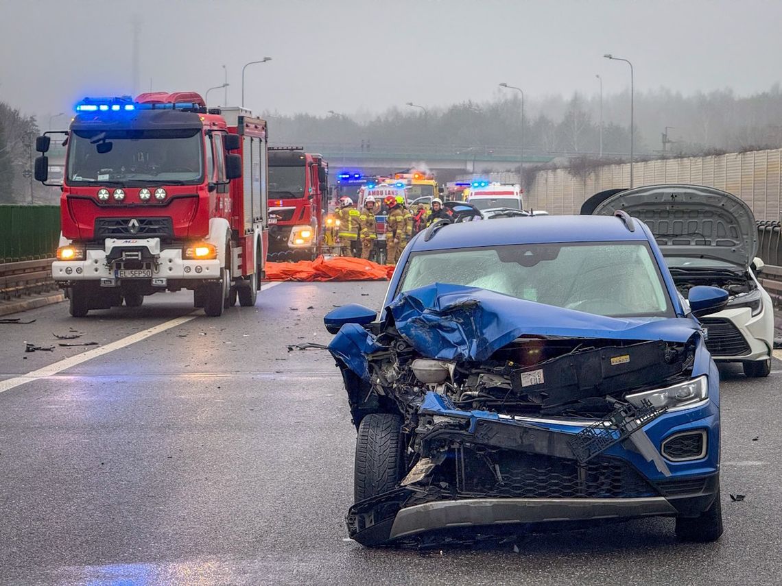 Karambol na drodze ekspresowej S8. W zderzeniu kilku aut rannych zostało 9 osób, w tym 5 dzieci
