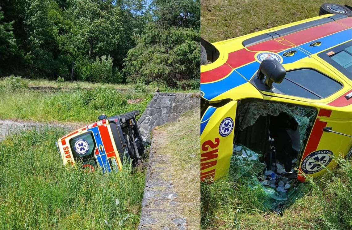 Karetka jadąca do pacjenta wypadła z drogi i przewróciła się w potoku. Ranni ratownicy medyczni