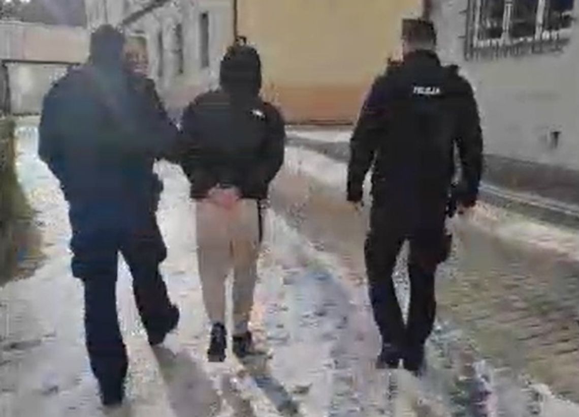 Kibole zwaśnionych drużyn "trafili się" w jednym hotelu. Doszło do krwawej bójki, zatrzymano 14 osób