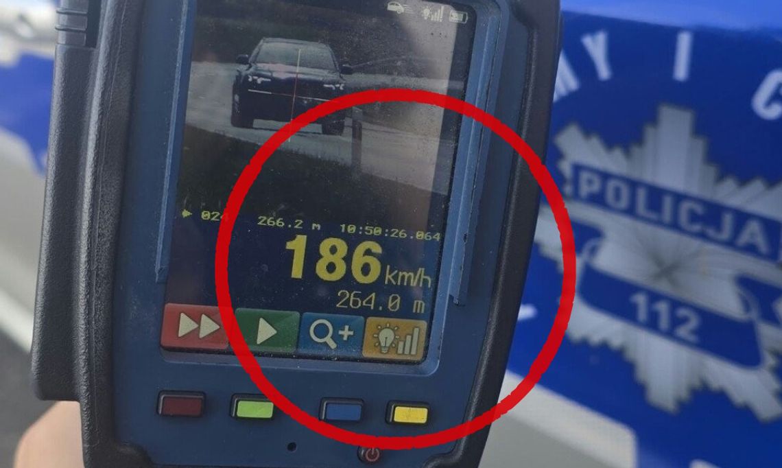 Kierowca Audi pędził 186 km/h. Policjantom tłumaczył, że chciał zrobić wrażenie na znajomej Kierowca Audi pędził 186 km/h. Policjantom tłumaczył, że chciał zrobić wrażenie na znajomej