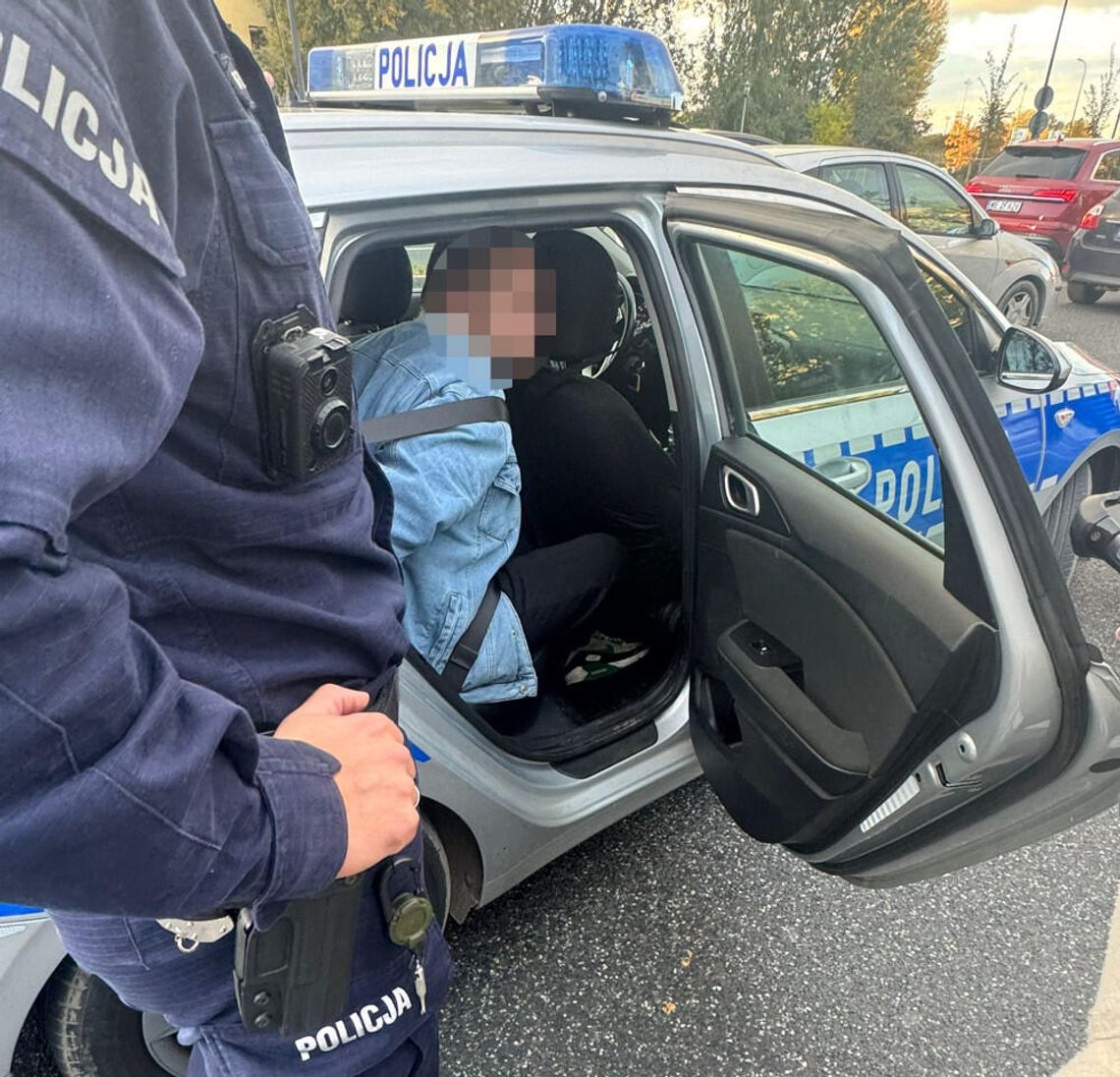 Kierowca audi w czasie jazdy pił piwo. Zareagowali świadkowie, którzy wezwali policjantów Kierowca audi w czasie jazdy pił piwo. Zareagowali świadkowie, którzy wezwali policjantów