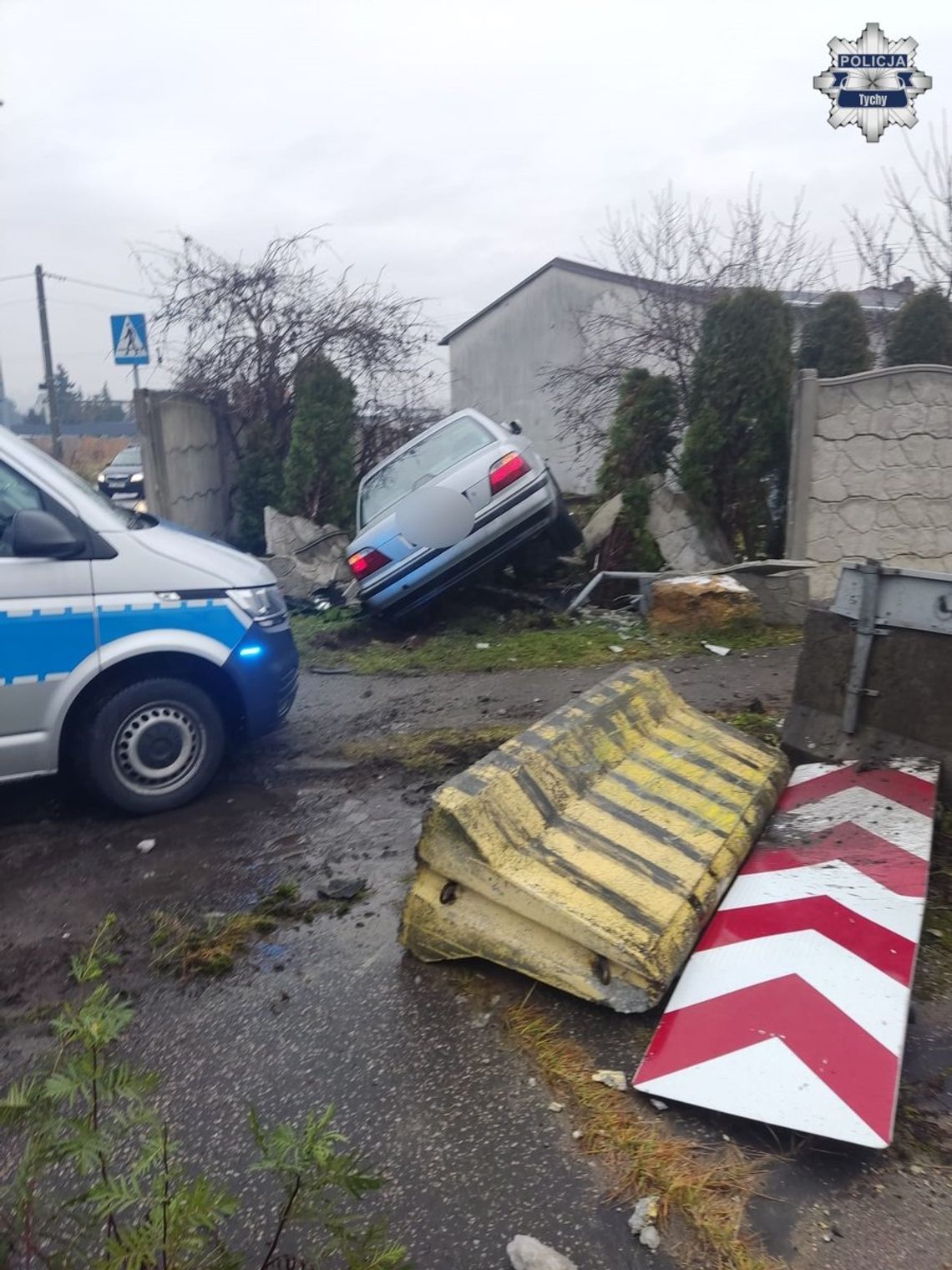 Kierowca BMW podczas pościgu próbował potrącić policjanta. Grozi mu nawet 10 lat więzienia
