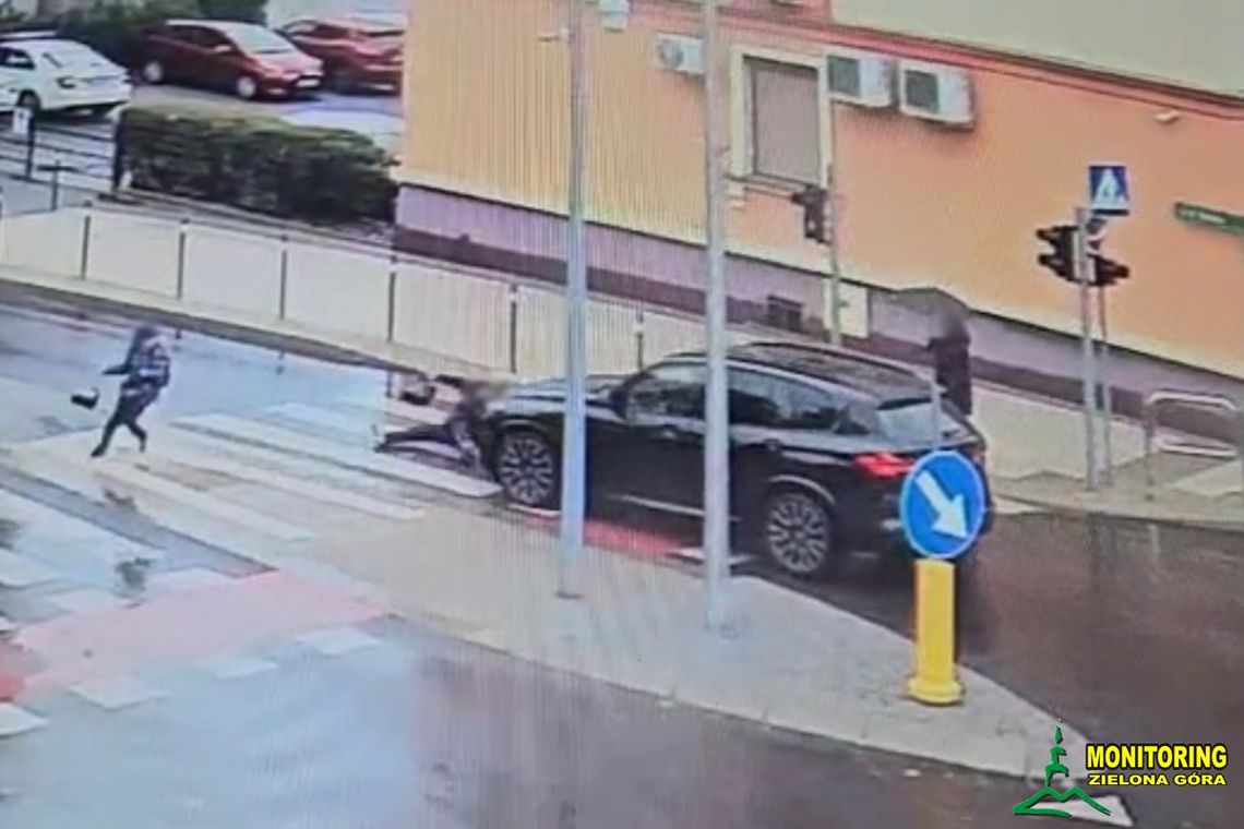 Kierowca BMW potrącił staruszkę na pasach. Od razu pożegnał się z prawkiem