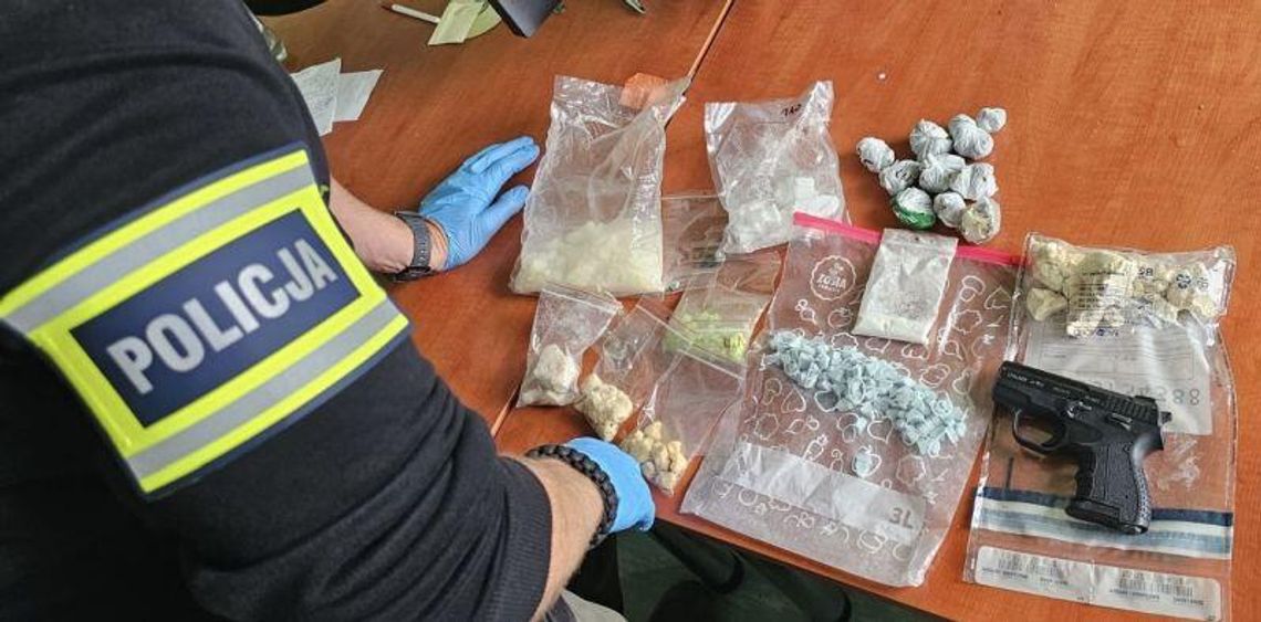 Kierowca BMW pod wpływem narkotyków wpadł razem z kumplem. W garażu miał dilerską dziuplę Kierowca BMW pod wpływem narkotyków wpadł razem z kumplem. W garażu miał dilerską dziuplę