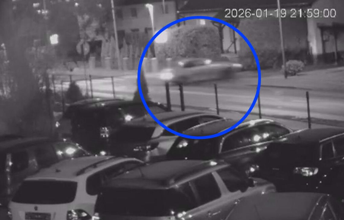 Kierowca BMW przecenił swoje umiejętności i nie opanował mocy. Rozbił się na prostej drodze