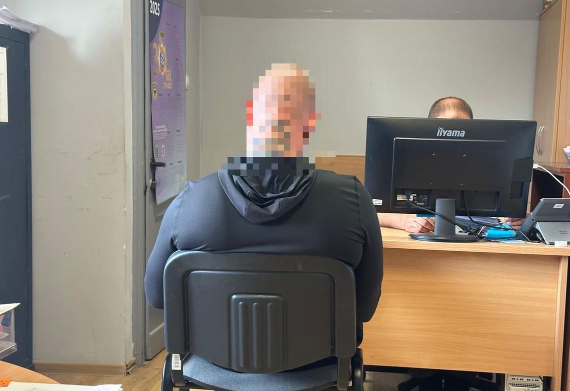 Kierowca BMW wjechał w radiowóz. Uciekał policji, bo był po narkotykach i alkoholu Kierowca BMW wjechał w radiowóz. Uciekał policji, bo był po narkotykach i alkoholu