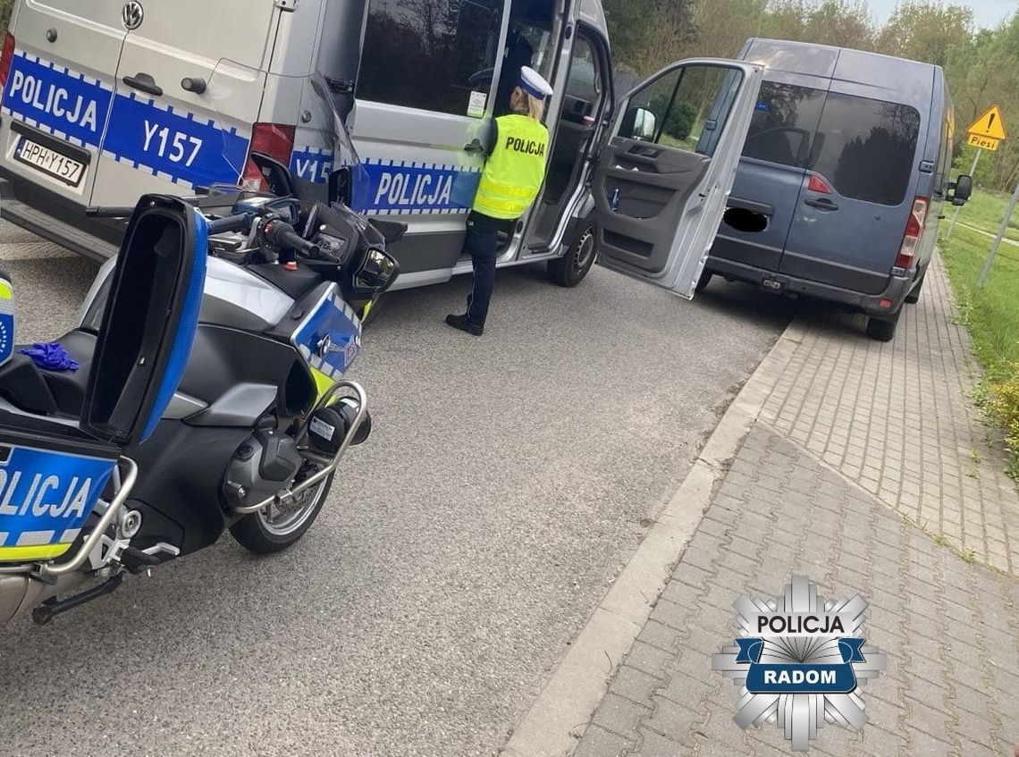 Kierowca busa zatrzymany po pościgu. Nie zatrzymał się do kontroli, bo... się spieszył