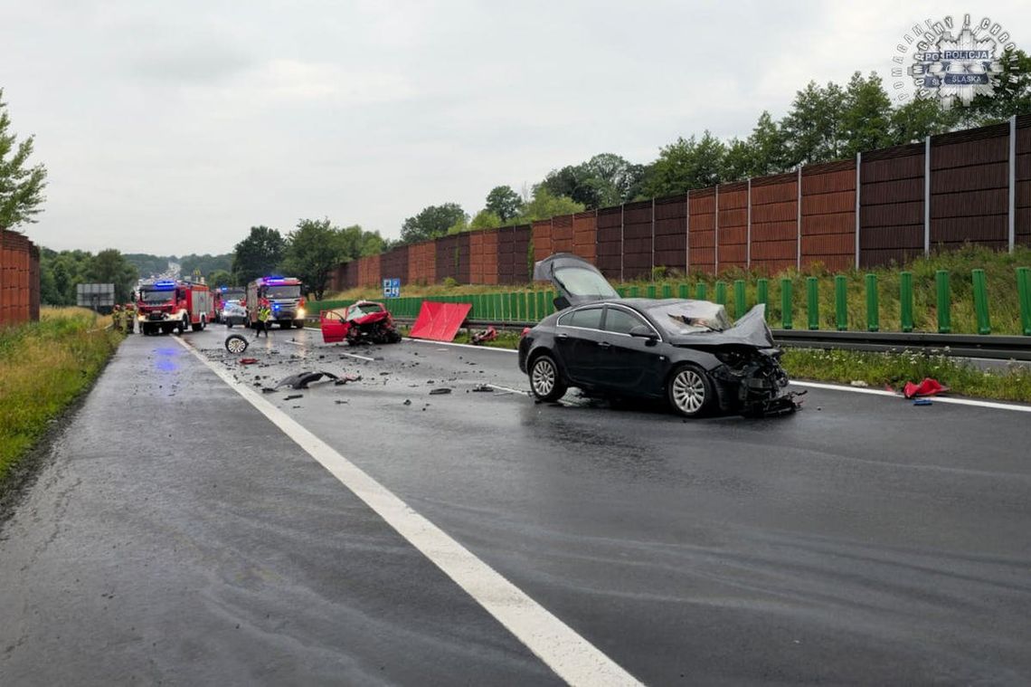 Kierowca chciał zawrócić na drodze ekspresowej, zginął w zderzeniu dwóch osobówek