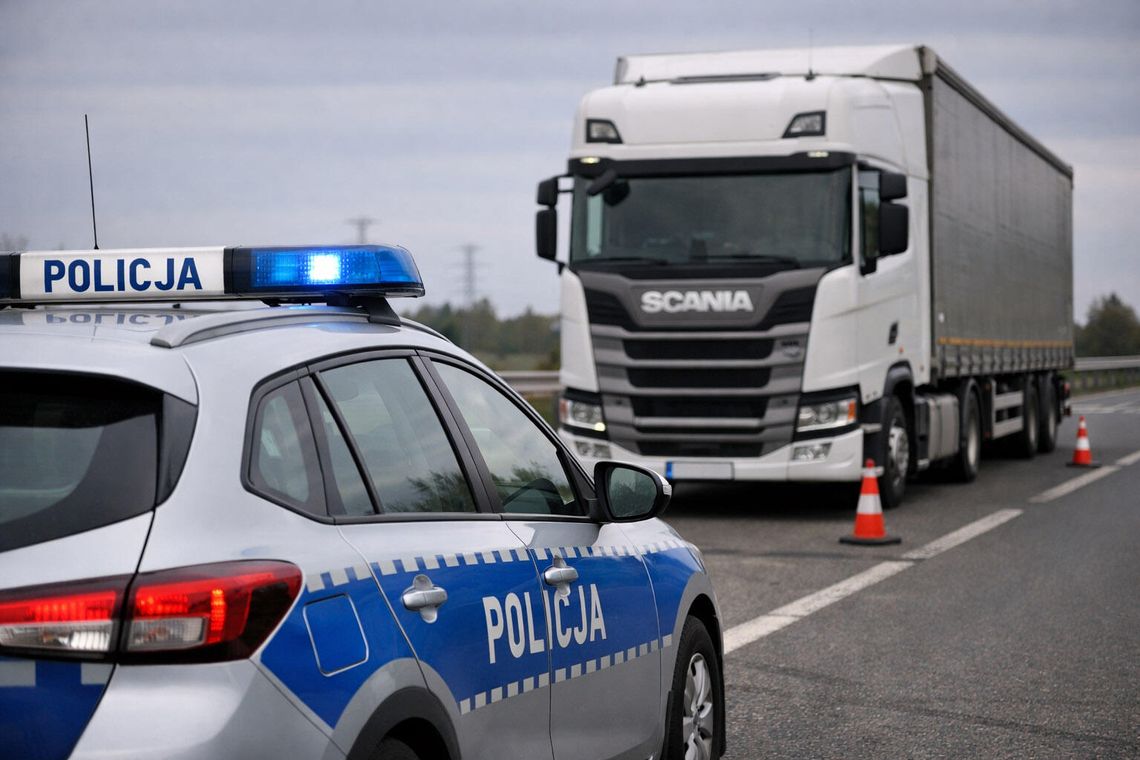 Kierowca ciężarówki dostał mandaty na 86 tysięcy. Policjanci sprawdzili tachograf i nie mogli uwierzyć Kierowca ciężarówki dostał mandaty na 86 tysięcy. Policjanci sprawdzili tachograf i nie mogli uwierzyć