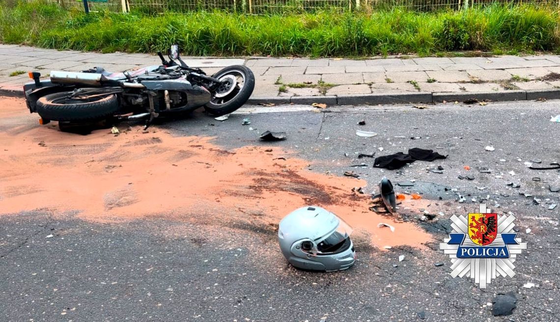 Kierowca dostawczaka wymusił pierwszeństwo motocykliście. Poszkodowany 33-latek trafił do szpitala