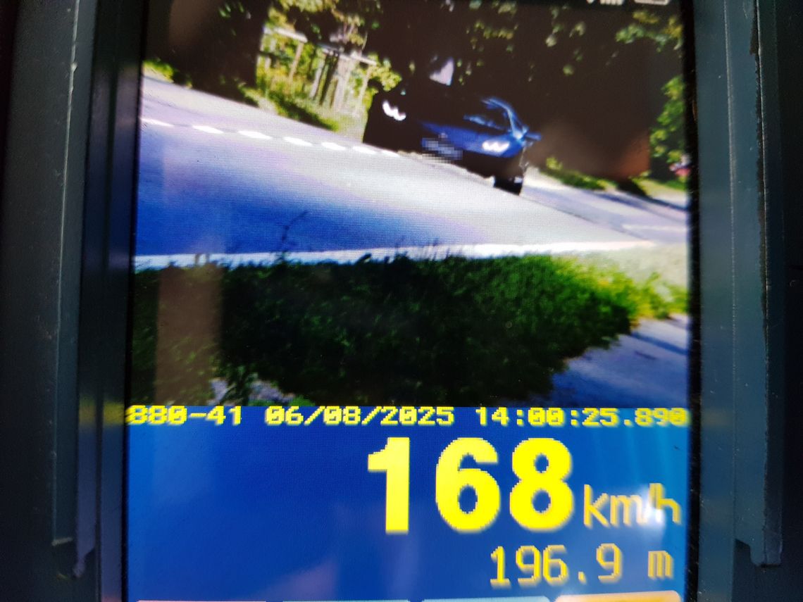Kierowca lamborghini jechał w terenie zabudowanym 168km/h. Stracił prawko i ma zapłacić 5 tysięcy zł