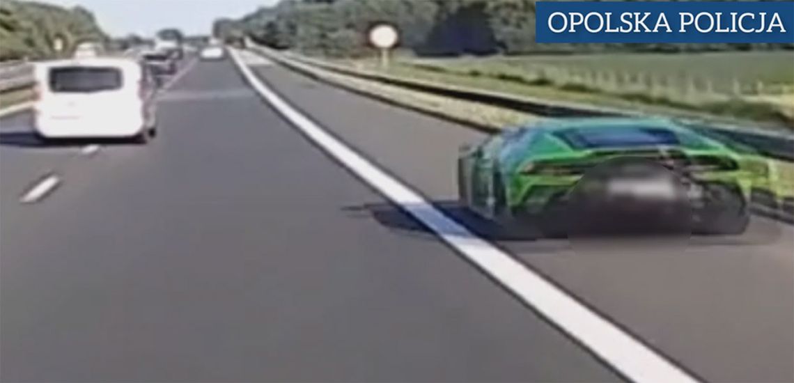 Kierowca lamborghini pomylił autostradę z torem wyścigowym. Wyprzedzał pasem awaryjnym. Policja dostała nagranie