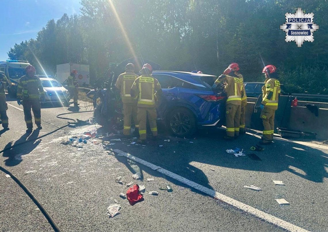 Kierowca Lexusa zmarł, pasażerka trafiła do szpitala. Tragiczny wypadek na S1