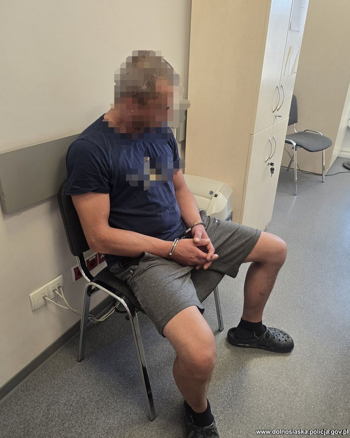 Kierowca miał w kieszeni zawiniątko z marihuaną, a test na ślinę wykazał, że ją zażywał. Został zatrzymany Kierowca miał w kieszeni zawiniątko z marihuaną, a test na ślinę wykazał, że ją zażywał. Został zatrzymany