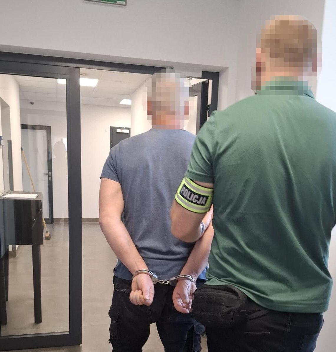 Kierowca mitsubishi celowo wjechał w stado dzików. Grozi mu kara do 3 lat pozbawienia wolności