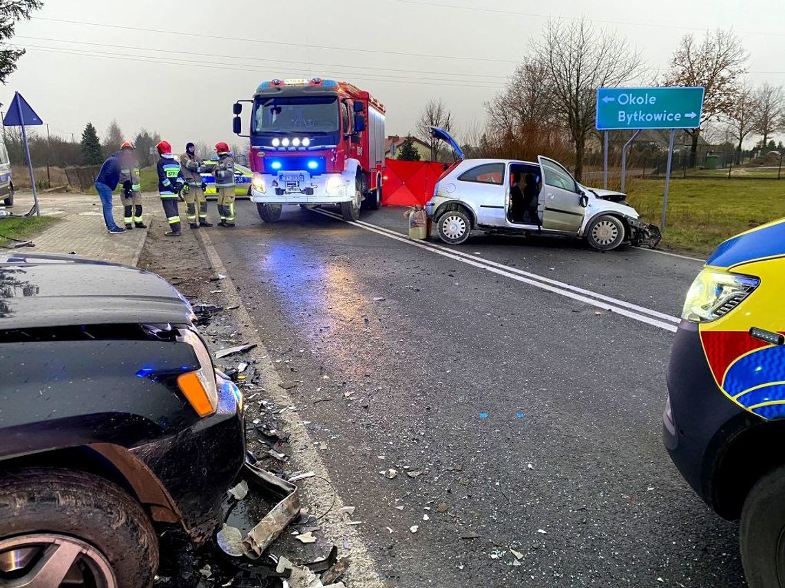 Kierowca opla wymusił pierwszeństwo i zginął. Tragiczny finał wypadku pod Bydgoszczą [FOTO]