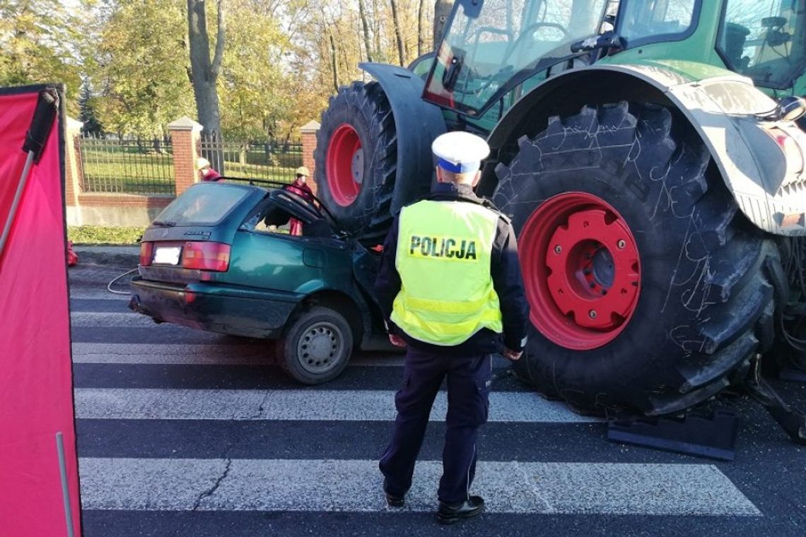 Kierowca passata nie ustąpił pierwszeństwa ciągnikowi. 38-latek zginął na miejscu