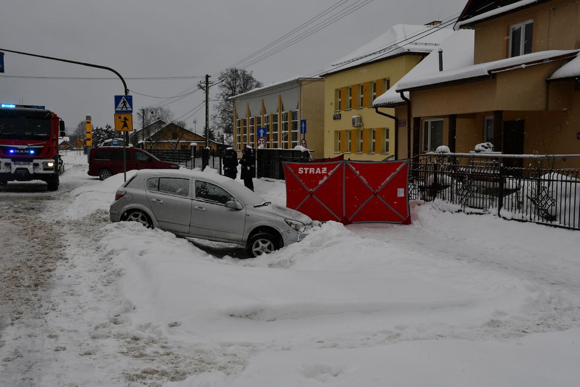 Kierowca zasłabł w czasie jazdy. Potrącił 6-letniego chłopca, sam nie przeżył wypadku Kierowca zasłabł w czasie jazdy. Potrącił 6-letniego chłopca, sam nie przeżył wypadku