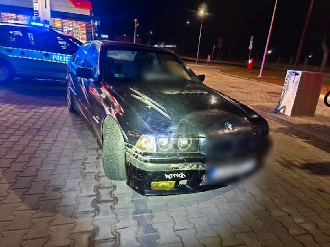 Kierowcę BMW zgubiły złe światła. Kontrola wykazała, że prowadzi po narkotykach