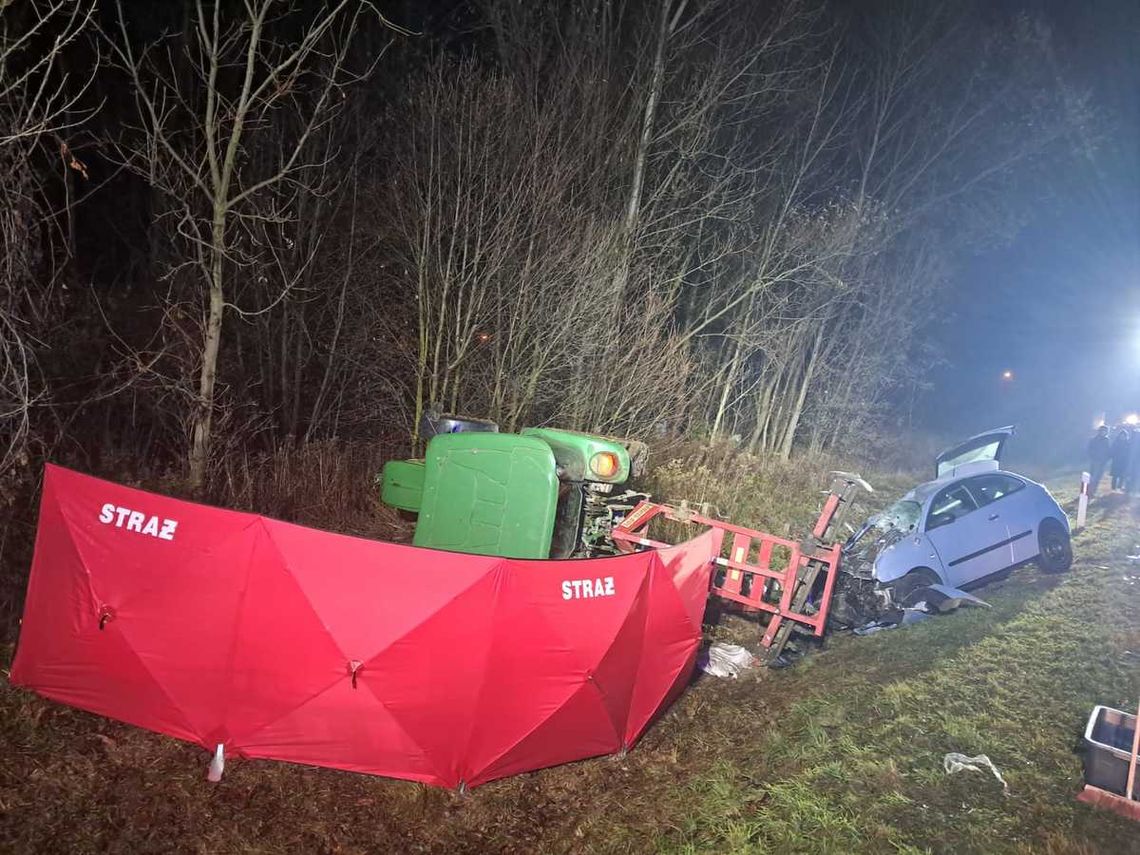 Kierujący ciągnikiem zginął po zderzeniu z samochodem osobowym. Tragiczny finał wypadku