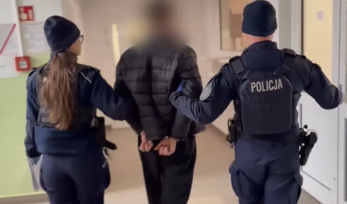 Kilkukrotnie pchnął 24-latka nożem i uciekł. Napastnik zatrzymany po policyjnej obławie Kilkukrotnie pchnął 24-latka nożem i uciekł. Napastnik zatrzymany po policyjnej obławie