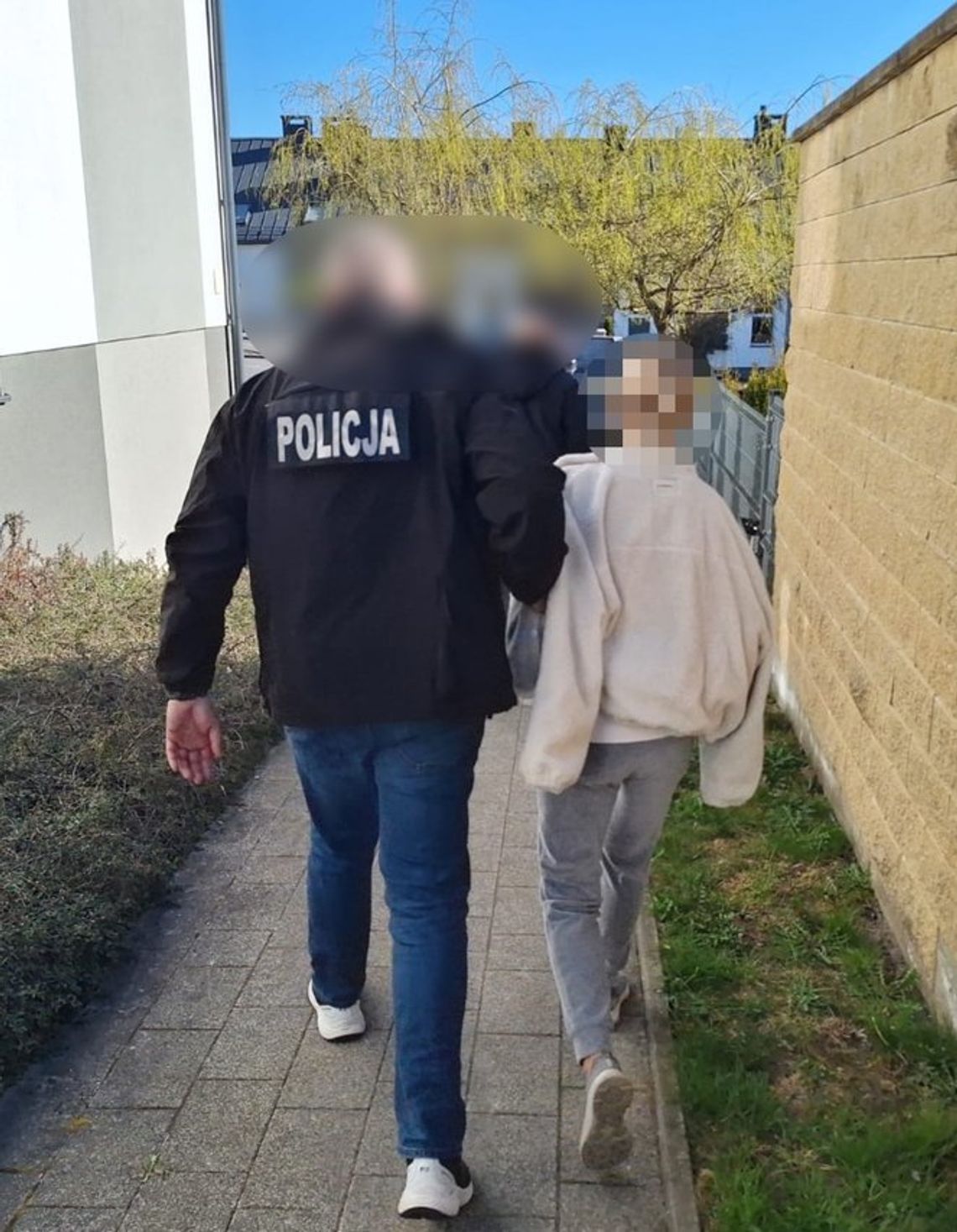 Kobieta idzie do więzienia na ponad 3 lata. Policjanci znaleźli ją w szafie