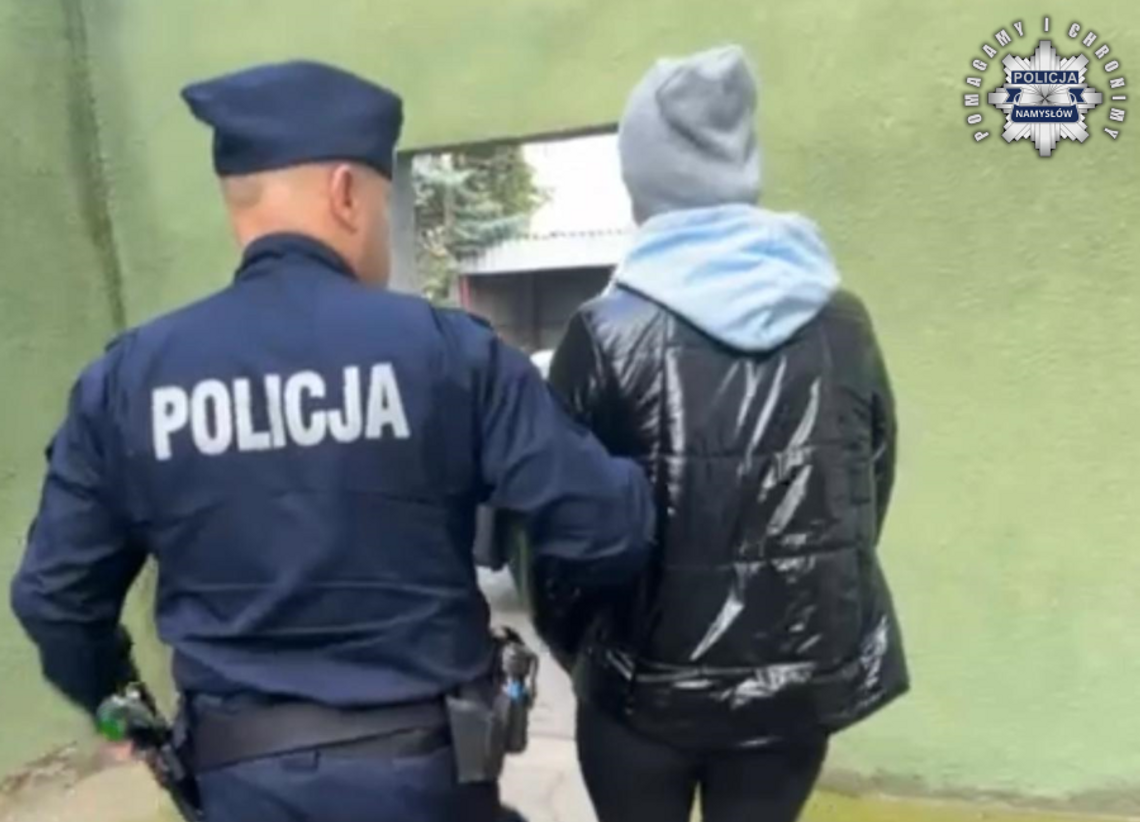 Kobieta mieszkała z martwymi i wygłodzonymi zwierzętami. W internecie zbierała na nie pieniądze