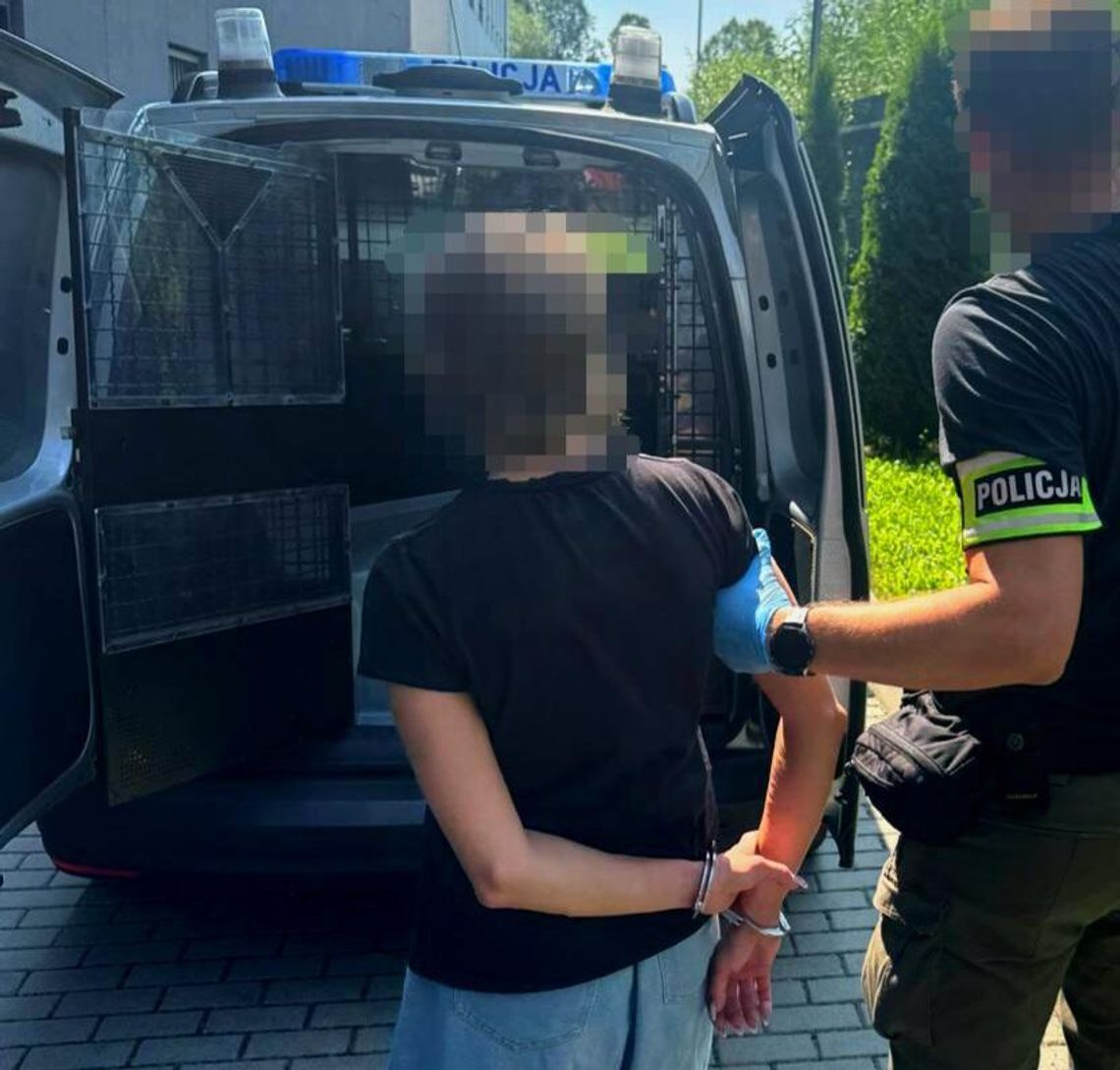 Kobieta skazana za narkotyki zaczęła się ukrywać. Została zatrzymana i będzie miała nową sprawę za amfetaminę i mefedron Kobieta skazana za narkotyki zaczęła się ukrywać. Została zatrzymana i będzie miała nową sprawę za amfetaminę i mefedron