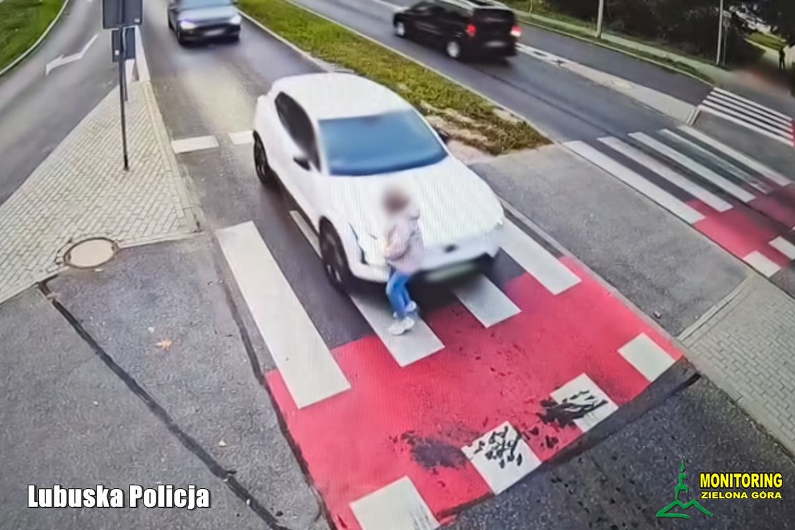 Kobieta uciekała z przejścia przed nadjeżdżającym samochodem. Została potrącona Kobieta uciekała z przejścia przed nadjeżdżającym samochodem. Została potrącona