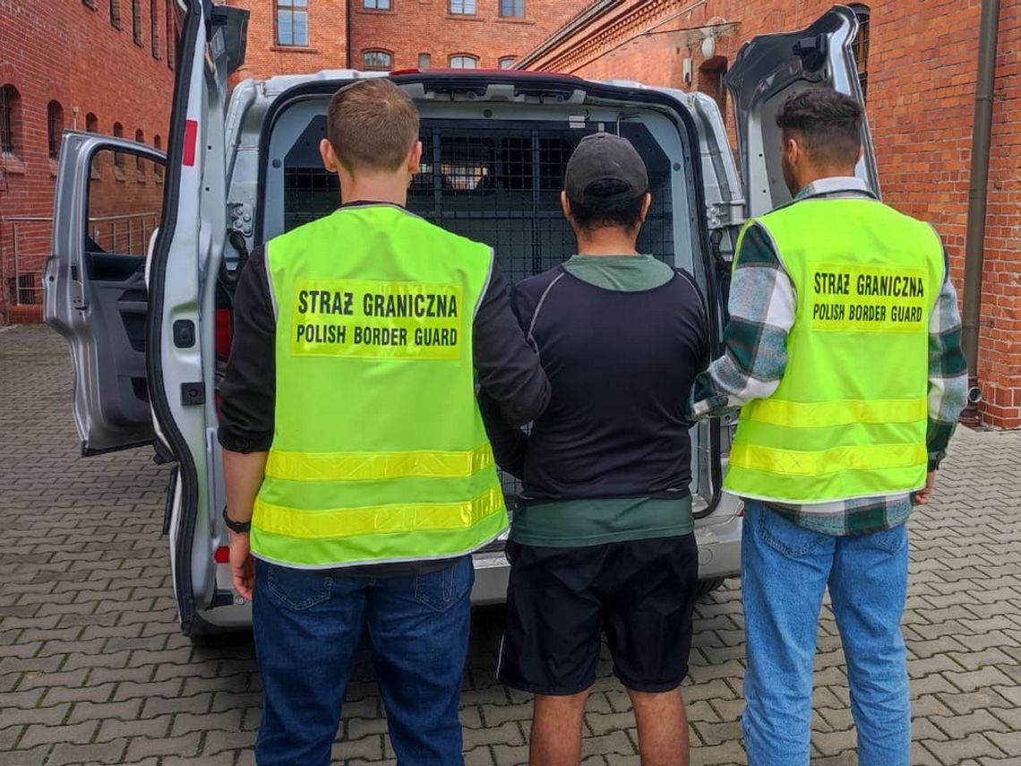 Kolumbijczyk dotkliwie pobił mężczyznę i groził mu śmiercią. Po zatrzymaniu musi opuścić Polskę