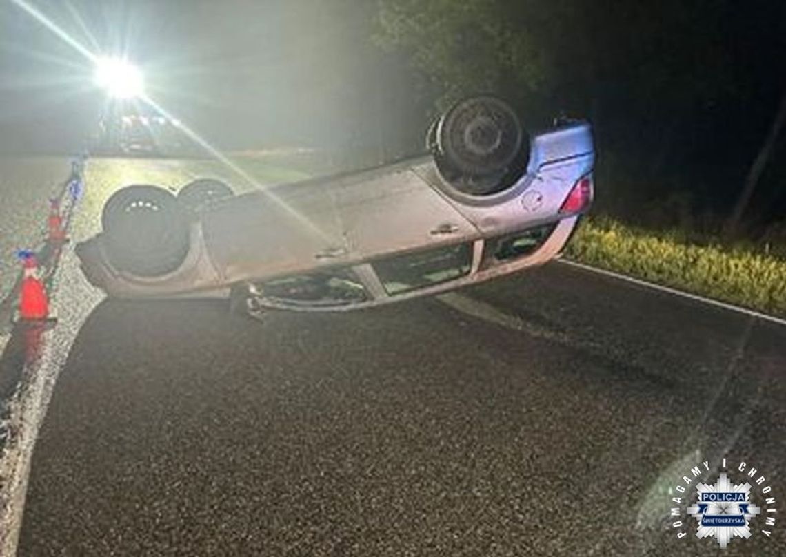 Kompletnie pijana kobieta w środku nocy dachowała na pustej drodze. Miała prawie 2,5 promila Kompletnie pijana kobieta w środku nocy dachowała na pustej drodze. Miała prawie 2,5 promila