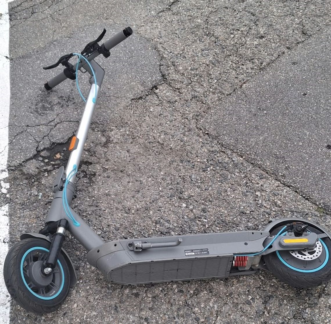 Kompletnie pijany 47-latek próbował jechać hulajnogą elektryczną. Skończyło się bolesnym upadkiem i szpitalem Kompletnie pijany 47-latek próbował jechać hulajnogą elektryczną. Skończyło się bolesnym upadkiem i szpitalem