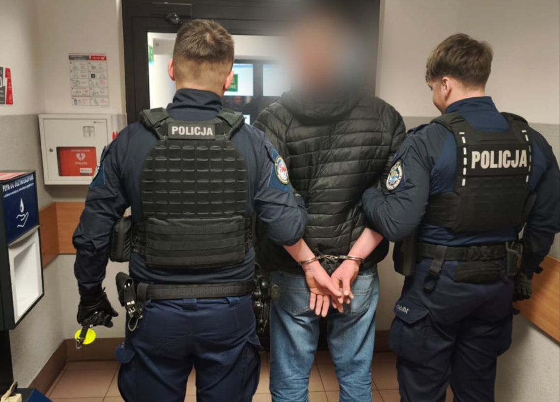 Kompletnie pijany przyjechał autem na stację paliw. Świadkowie zatrzymali 41-latka i wezwali policję Kompletnie pijany przyjechał autem na stację paliw. Świadkowie zatrzymali 41-latka i wezwali policję