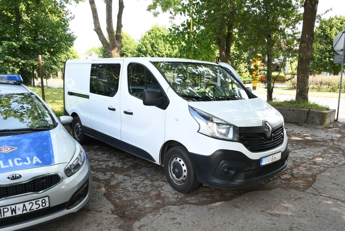 Kompletnie pijany przyszedł do pracy. Szef kazał mu iść do domu, 53-latek ukradł firmowego busa