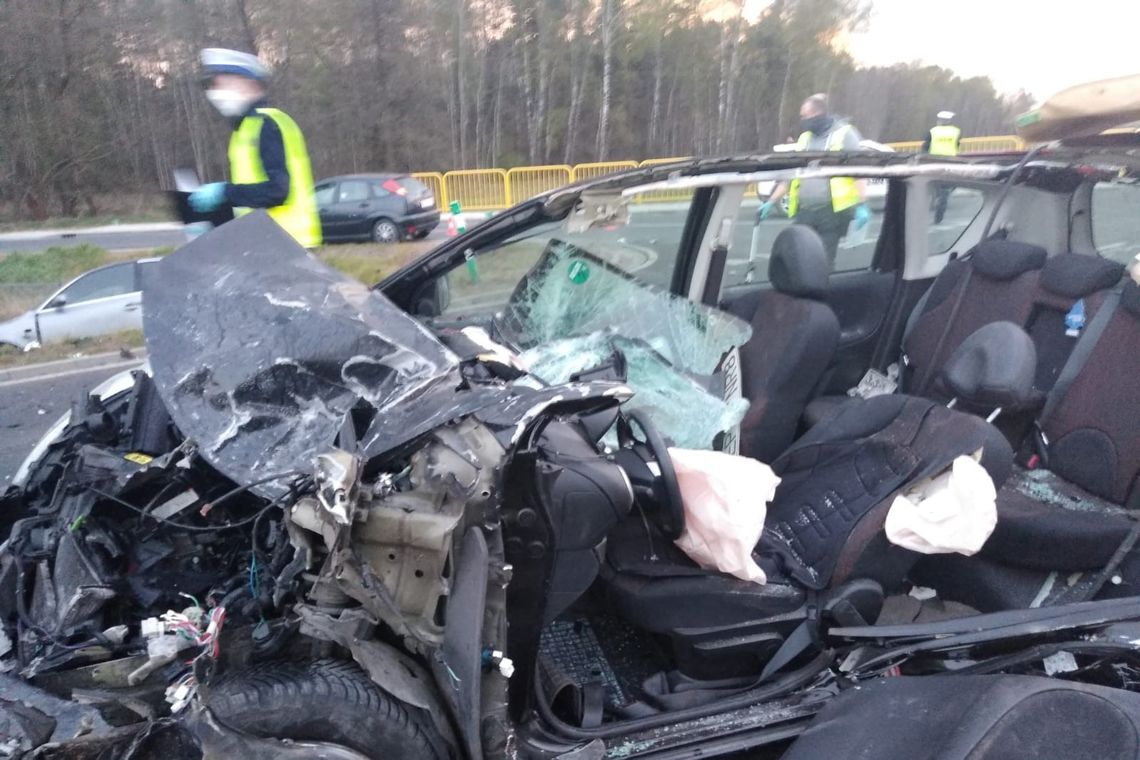 Kompletnie pijany wiózł córkę. Spowodował wypadek, w którym zginęły dwie osoby [FOTO]