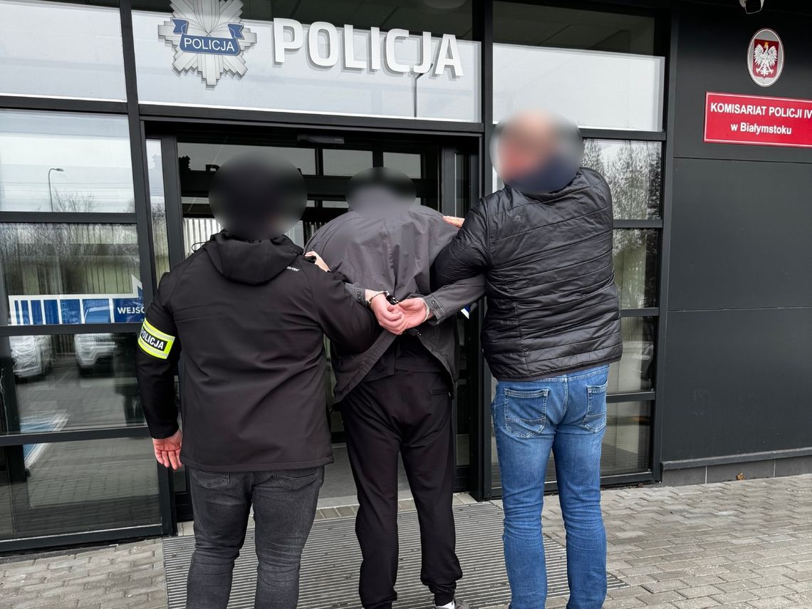 Koniec ucieczki gwałciciela. Przez kilka miesięcy zwodził policję, dopadli go w wynajętym mieszkaniu Koniec ucieczki gwałciciela. Przez kilka miesięcy zwodził policję, dopadli go w wynajętym mieszkaniu