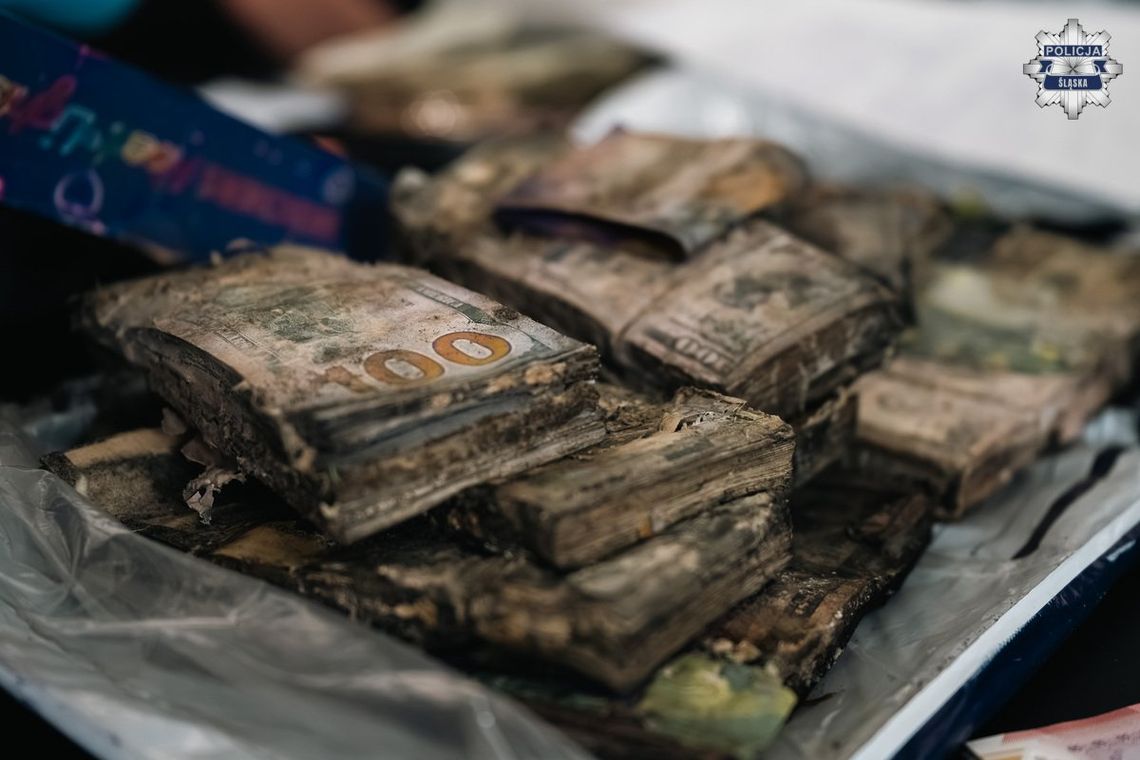 Konteterroryści uderzyli w nielegalny hazard. Przejęli automaty, ponad milion złotych i złote monety