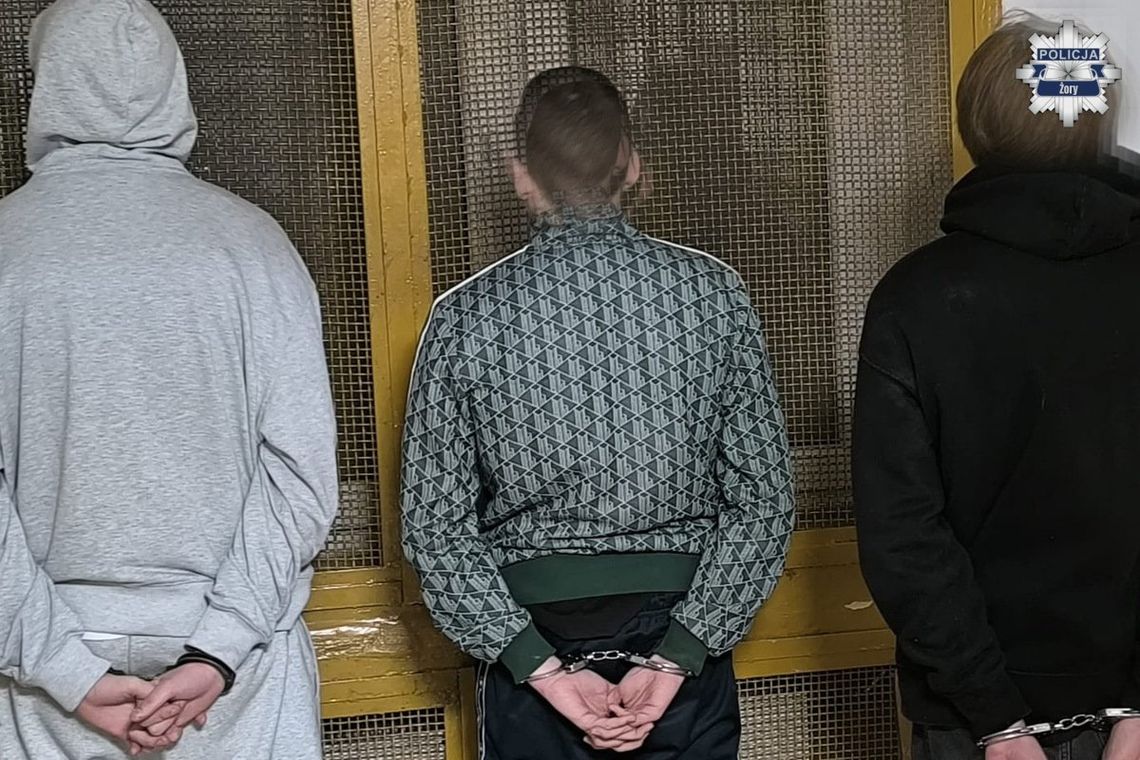 Kontrola Nissana zakończyła się zatrzymaniem trzech mężczyzn. Wszyscy mieli narkotyki Kontrola Nissana zakończyła się zatrzymaniem trzech mężczyzn. Wszyscy mieli narkotyki