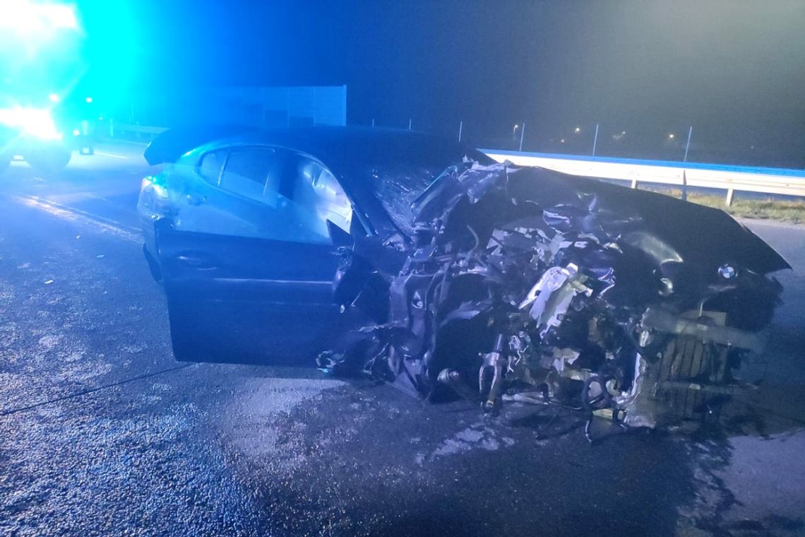 Koszmarny wypadek na autostradzie A1. Samochód spłonął na drodze, w środku zwłoki rodziców i dziecka [WIDEO]