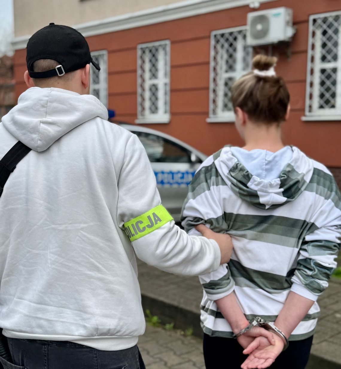 Kradła z facetem, który mógłby być jej ojcem. Para złodziei zatrzymana po numerze w obuwniczym