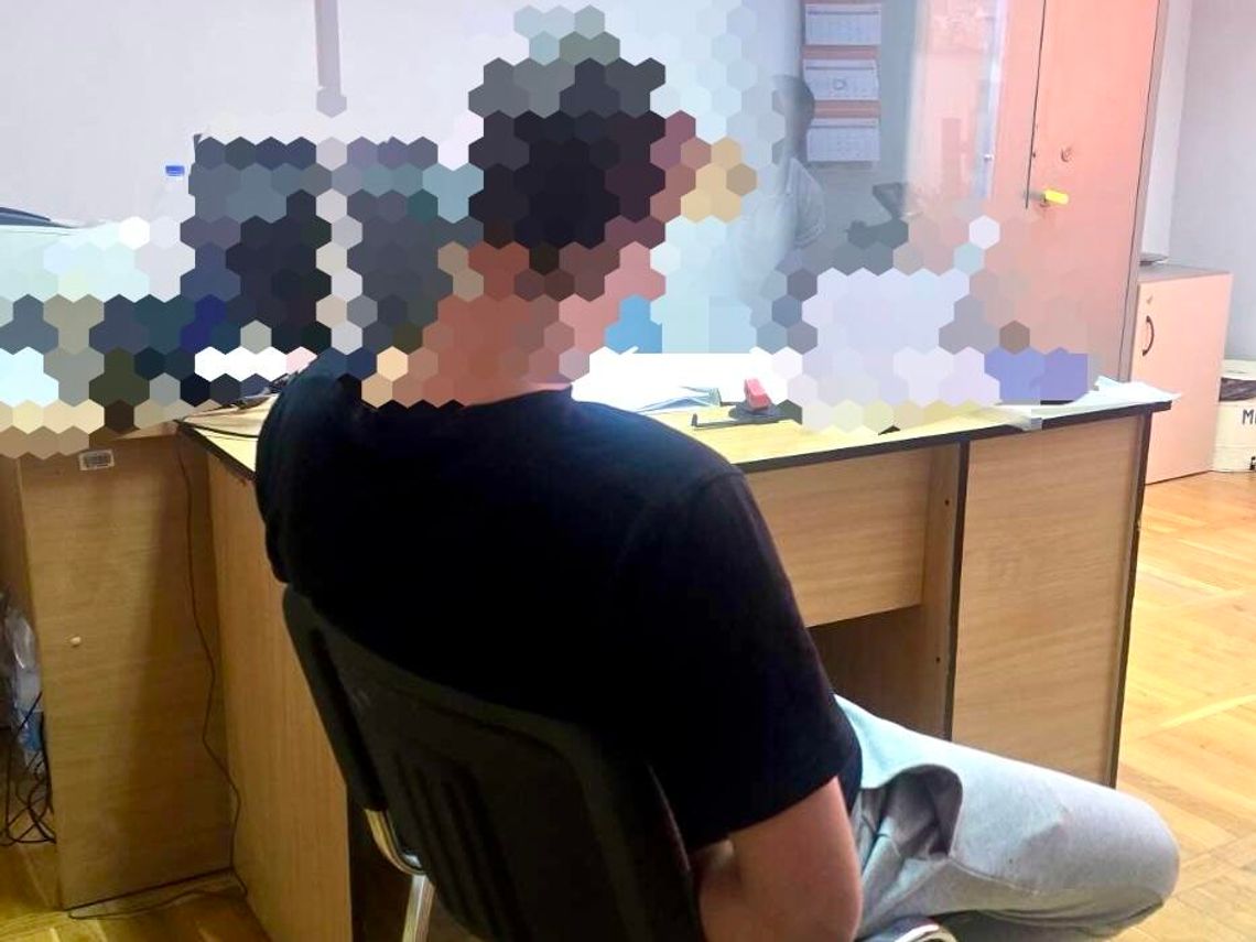 Kradzież auta zakończona dramatem. Spłonął radiowóz, złodziej uciekł, ale wpadł już dzień później Kradzież auta zakończona dramatem. Spłonął radiowóz, złodziej uciekł, ale wpadł już dzień później