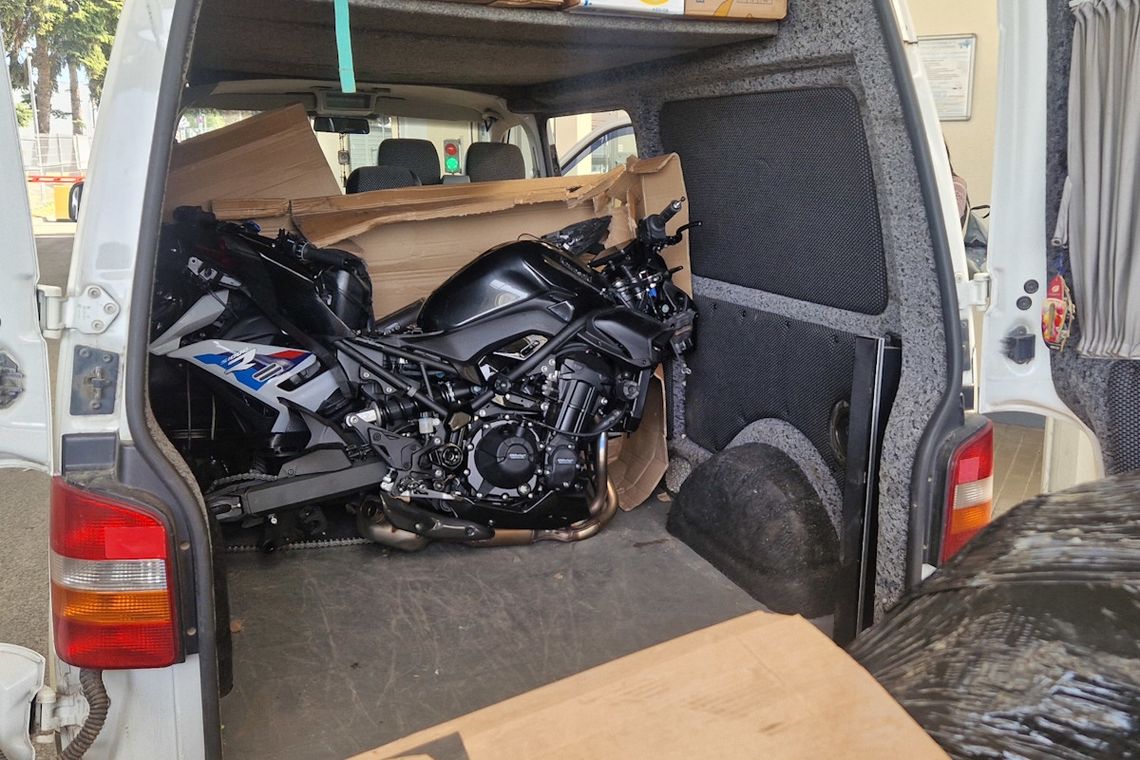 Kradzione motocykle rozebrane na części. Ładunek wart ćwierć miliona złotych miał trafić do Ukrainy Kradzione motocykle rozebrane na części. Ładunek wart ćwierć miliona złotych miał trafić do Ukrainy