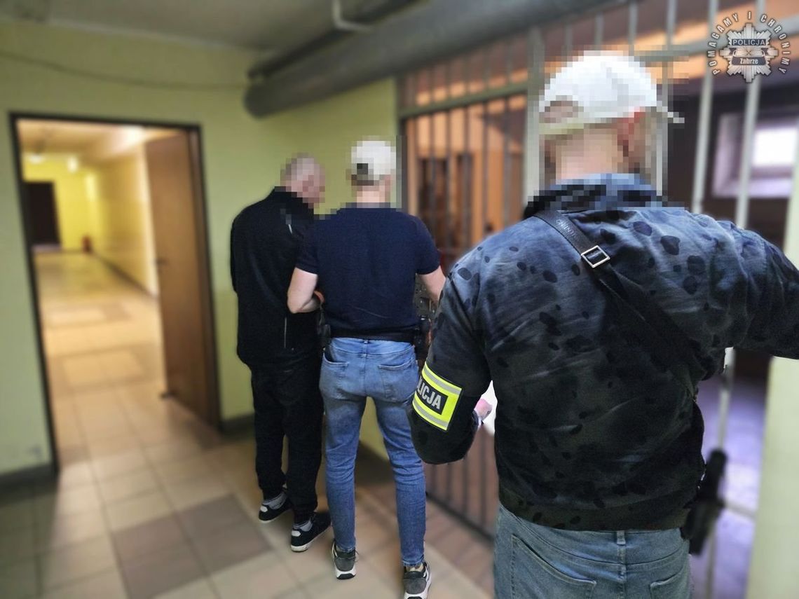 Krwawy finał kłótni kierowców. Ojciec i syn bili 50-latka, a gdy padł nieprzytomny jeszcze go kopali