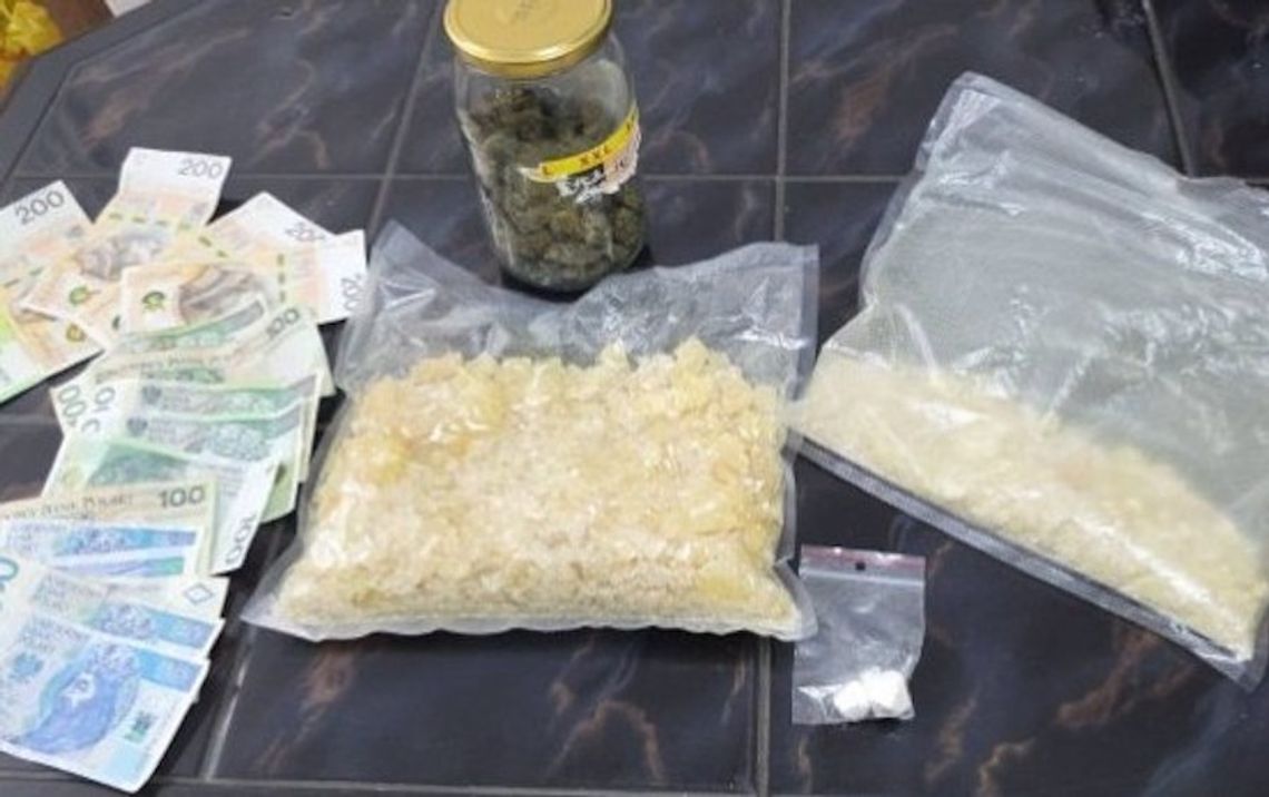 Kryminalni dostali potwierdzoną informację o dilerze. Udali się na miejsce i zatrzymali 32-latka Kryminalni dostali potwierdzoną informację o dilerze. Udali się na miejsce i zatrzymali 32-latka