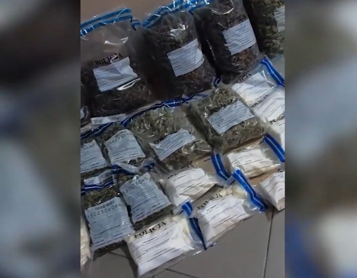 Kryminalni przejęli 15 kg narkotyków i zatrzymali trzech mężczyzn. Dwaj z nich zostali aresztowani
