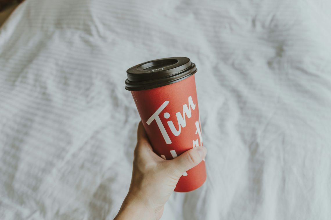 Kubki termiczne z logo – codzienna ekspozycja Twojej marki