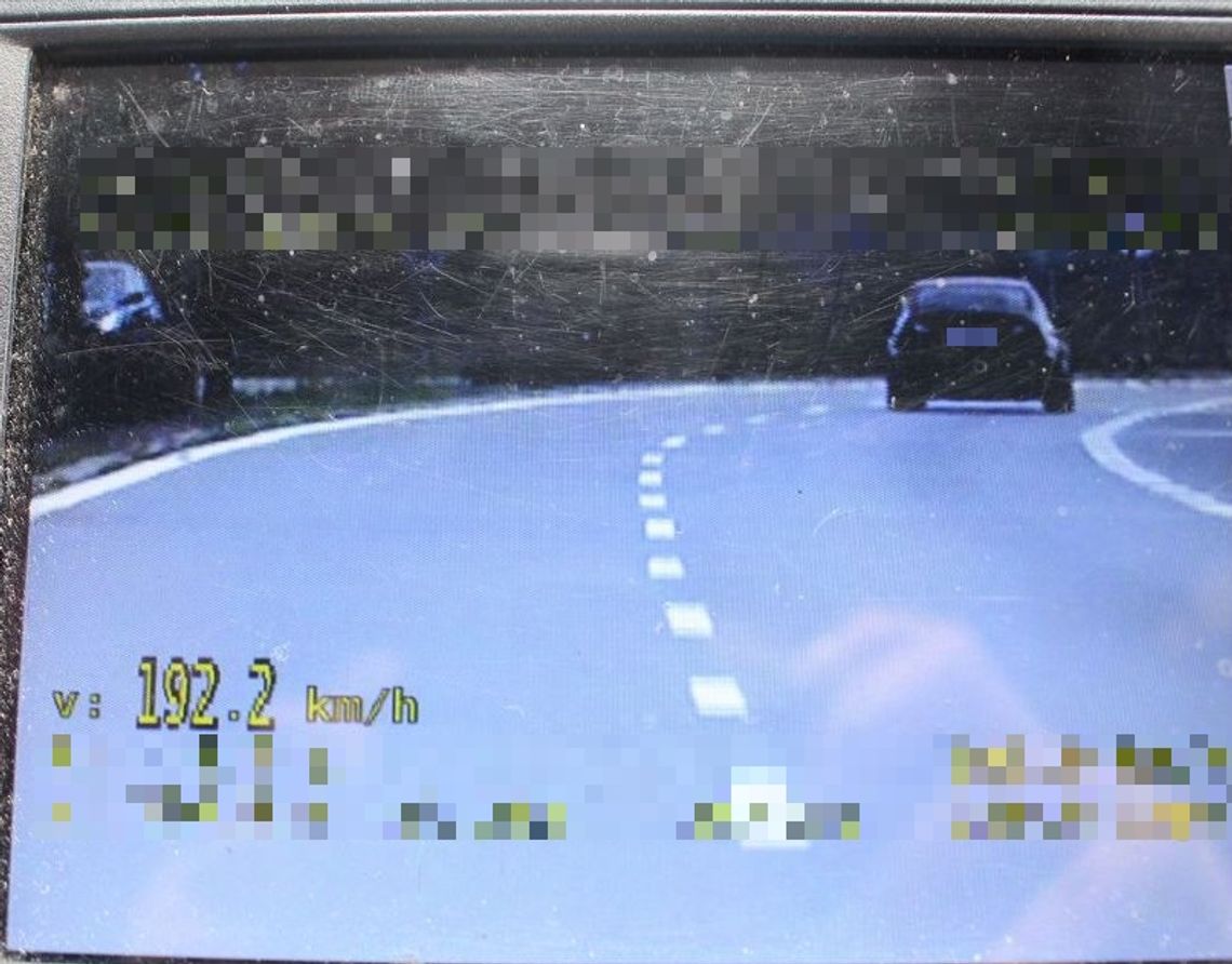 Kuriozalne tłumaczenie 19-latka. Pędził bmw blisko 200 km/h "na sprawdzian z matematyki"