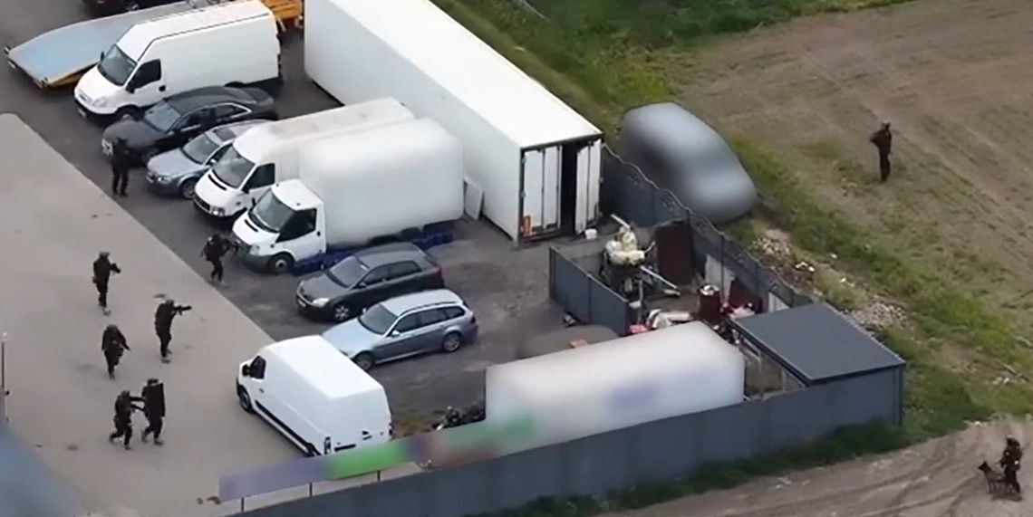 Laboratorium narkotykowe w naczepie ciężarówki. CBŚP zabezpieczyło klefedron wart 68 milionów. WIDEO